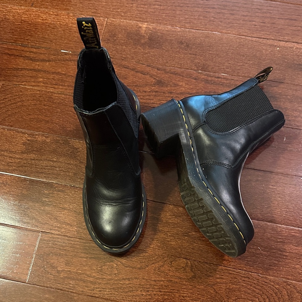 Dr.Martens Leather Ankle Boots “Cadence”